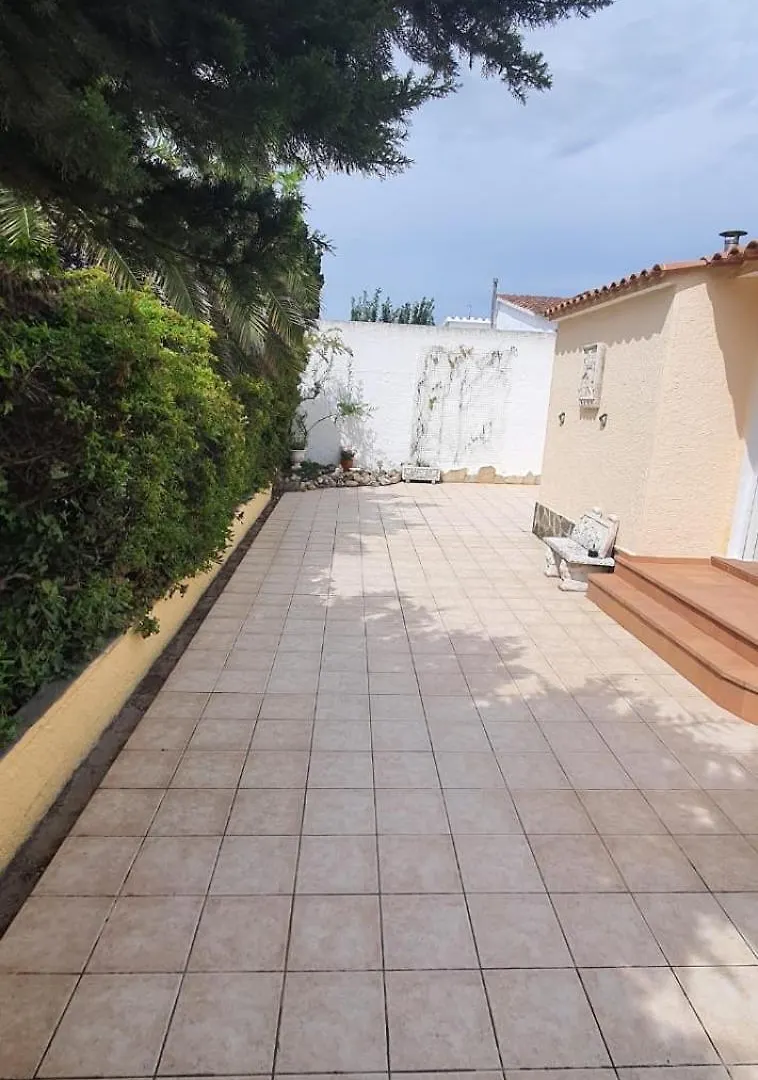 Willa Magnifica Casa Cerca Del Mar Empuriabrava 0*,