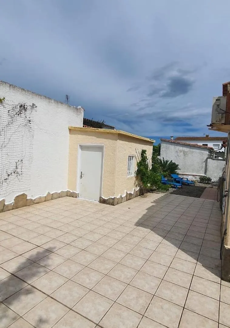 Dom wakacyjny Willa Magnifica Casa Cerca Del Mar Empuriabrava